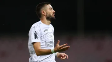 صفقة تبادلية مرتقبة.. الاتحاد يطلب ضم يانيك كاراسكو مقابل 3 لاعبين من فريقه